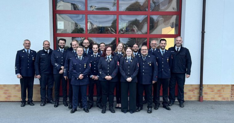 Löschgruppe der Freiwilligen Feuerwehr Wartenfels zur Leistungsprüfung angetreten